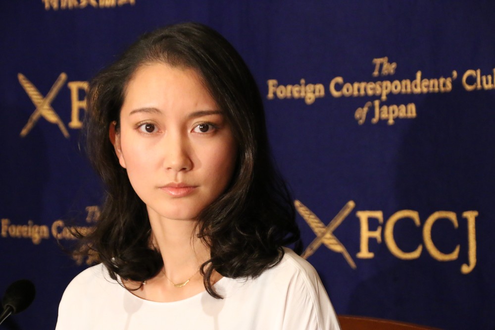 2017年10月、記者会見を行った際の伊藤詩織さん
