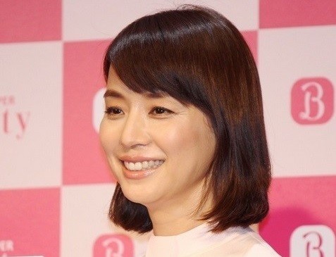 石田ゆり子、驚愕の6年前写真　「本当に歳取ってます？」