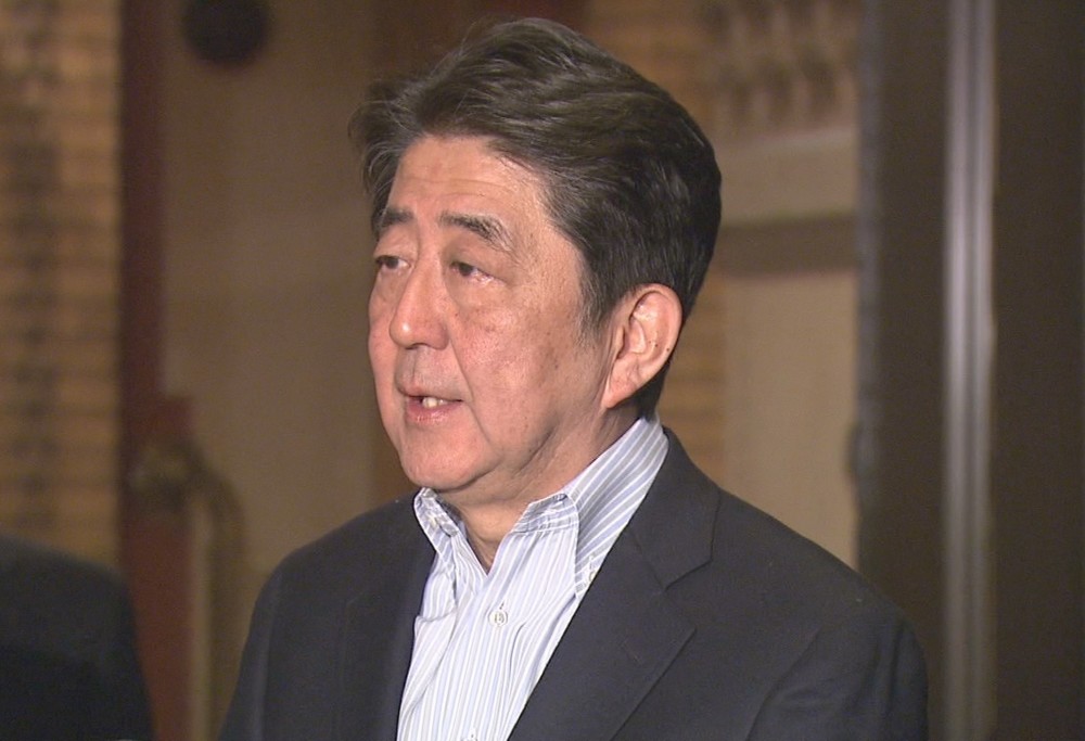 安倍晋三首相は北朝鮮の金正恩・朝鮮労働党委員長と「条件をつけずに向き合わなければならない」などと述べ、無条件で会談に臨む考えを示した（写真は首相官邸ウェブサイトから）