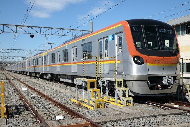 「末永く愛される電車に...」　東京メトロ新型・17000系は「バリアフリー」推進型