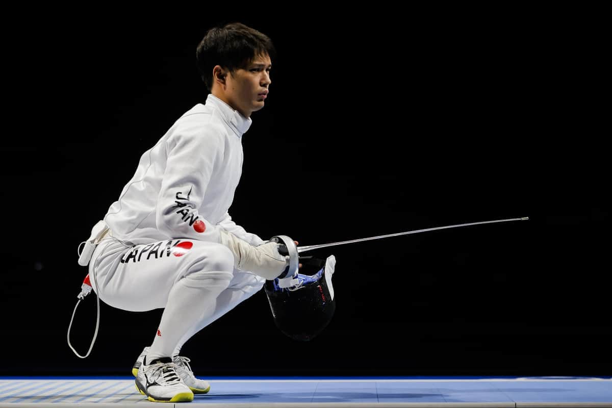 東京五輪のフェンシング男子エペ団体で金メダルを獲得した山田優選手（写真：ロイター/アフロ）