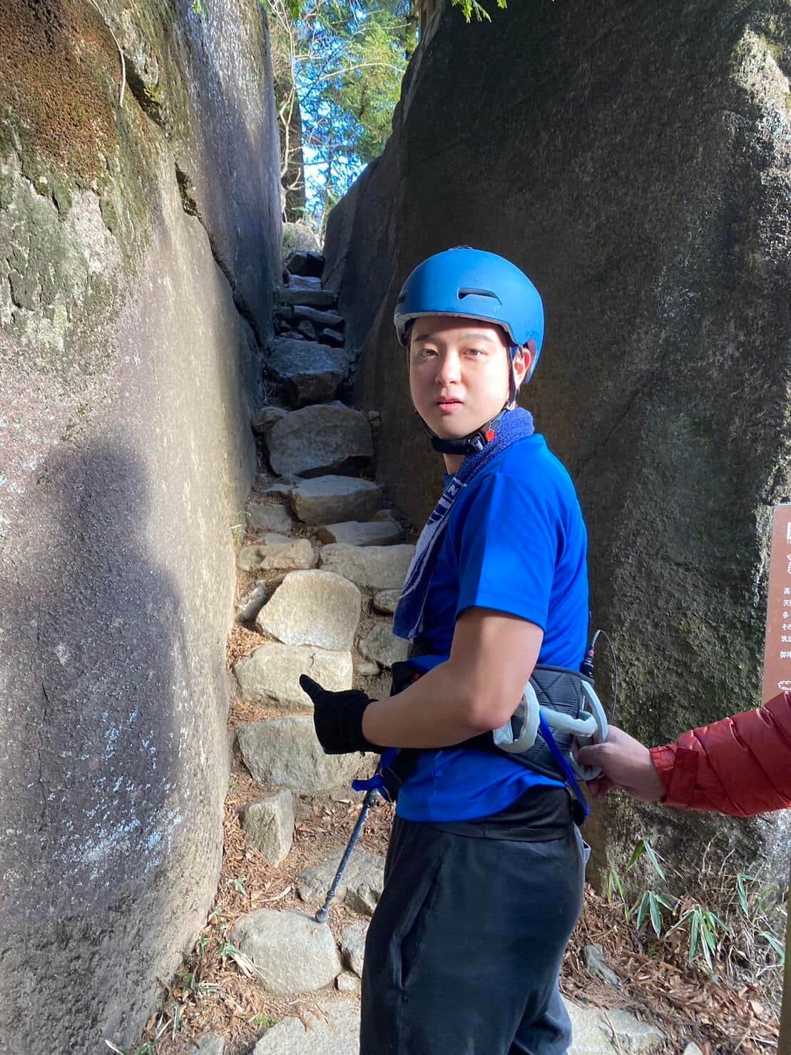 筑波山に登る山田千紘さん