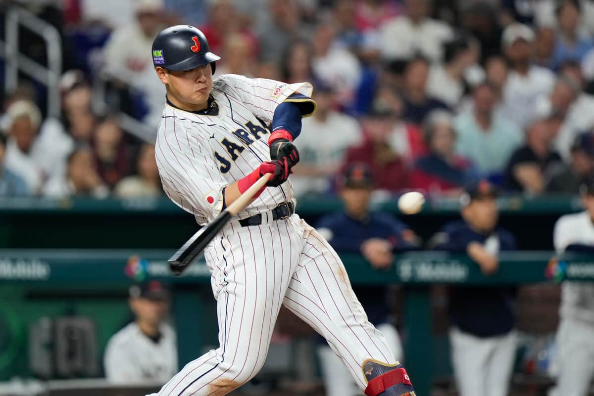 WBC出場時の岡本和真（写真：AP/アフロ）