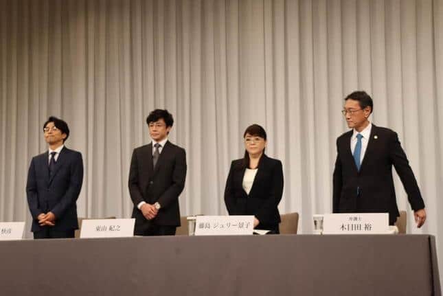 記者会見に登壇した井ノ原快彦さん、東山紀之さん、藤島ジュリー景子前社長、木目田裕さん