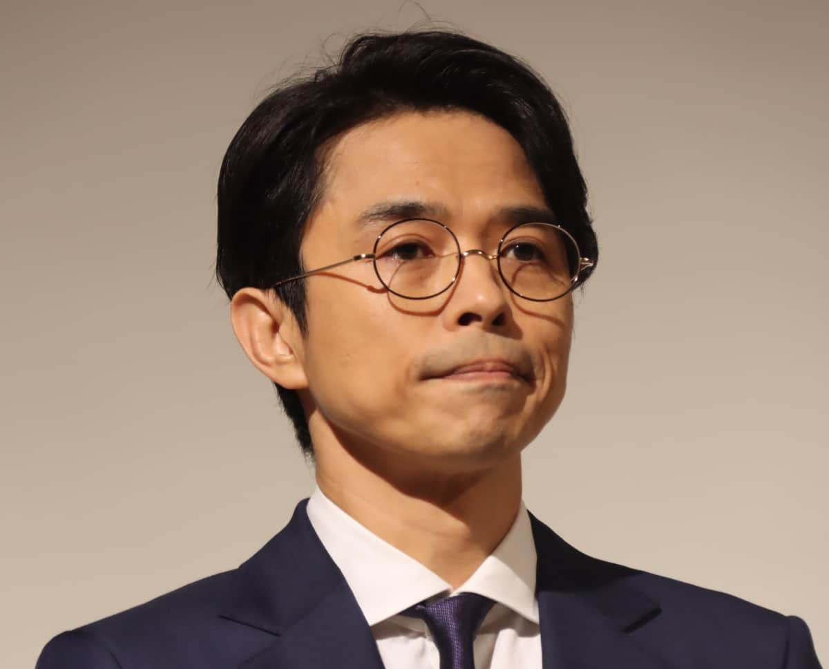 記者会見に登壇した井ノ原快彦さん