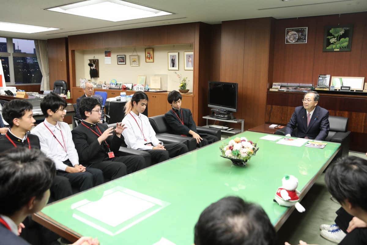 中学生は鉄道の話題で鋭い質問