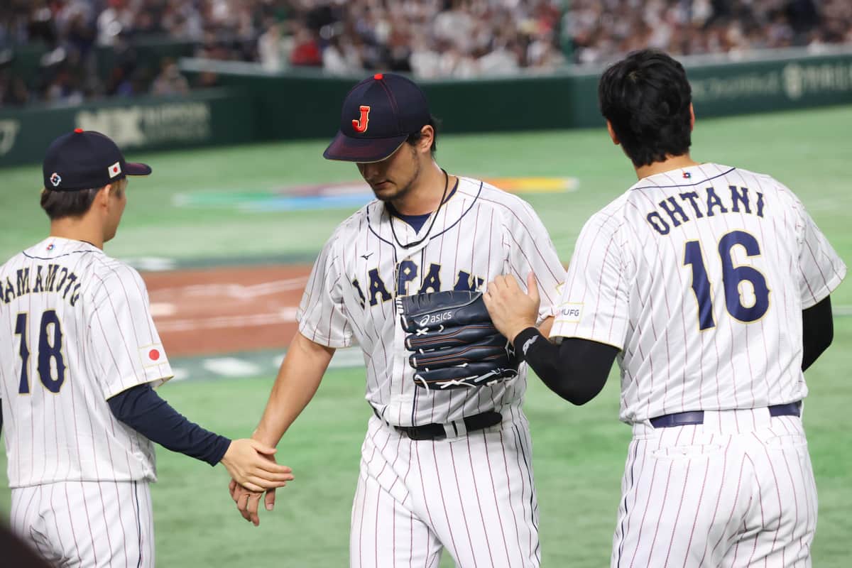 左から山本由伸、ダルビッシュ有、大谷翔平3投手（写真：CTK Photo/アフロ）