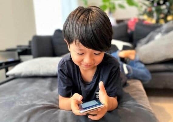 子どもが初めてスマホを持つ時、親の「管理サービス」利用法　スマホの心配事3つを防ぐコツ