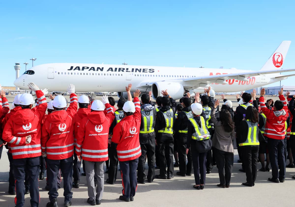 1月24日に羽田-ニューヨーク路線に就航したエアバスA350-1000型機。JALにとって長距離路線向けの大型機を刷新するのは約20年ぶりだ（写真：つのだよしお/アフロ）