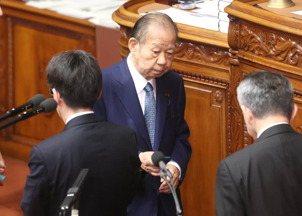 自民党の二階俊博元幹事長。次期衆院選での不出馬を表明した（写真：つのだよしお/アフロ）