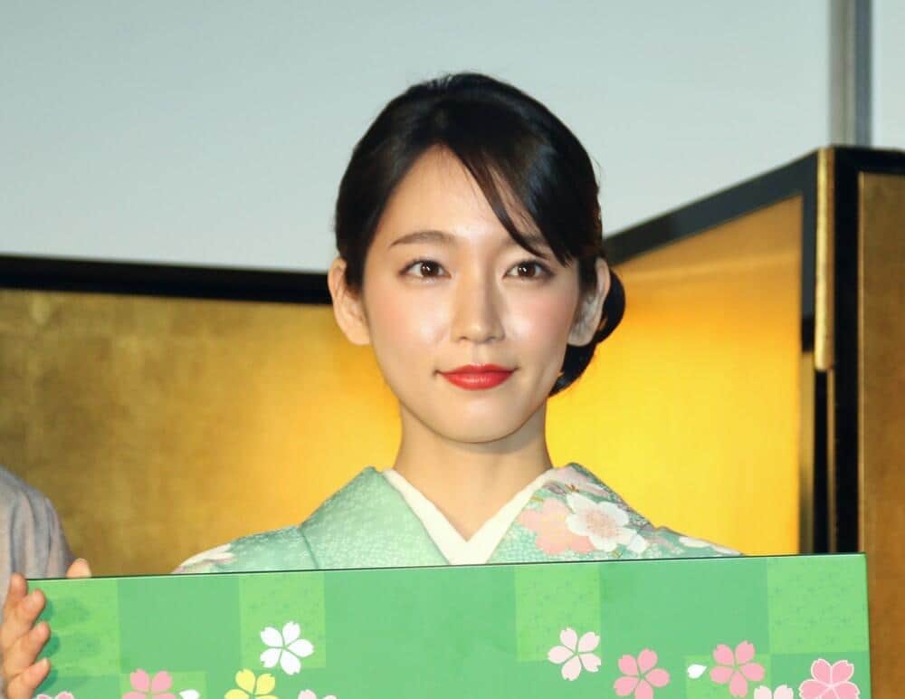 吉岡里帆、ノースリーブ姿に「脇がたまりません」「すっぴんですか？」「雰囲気変わった」