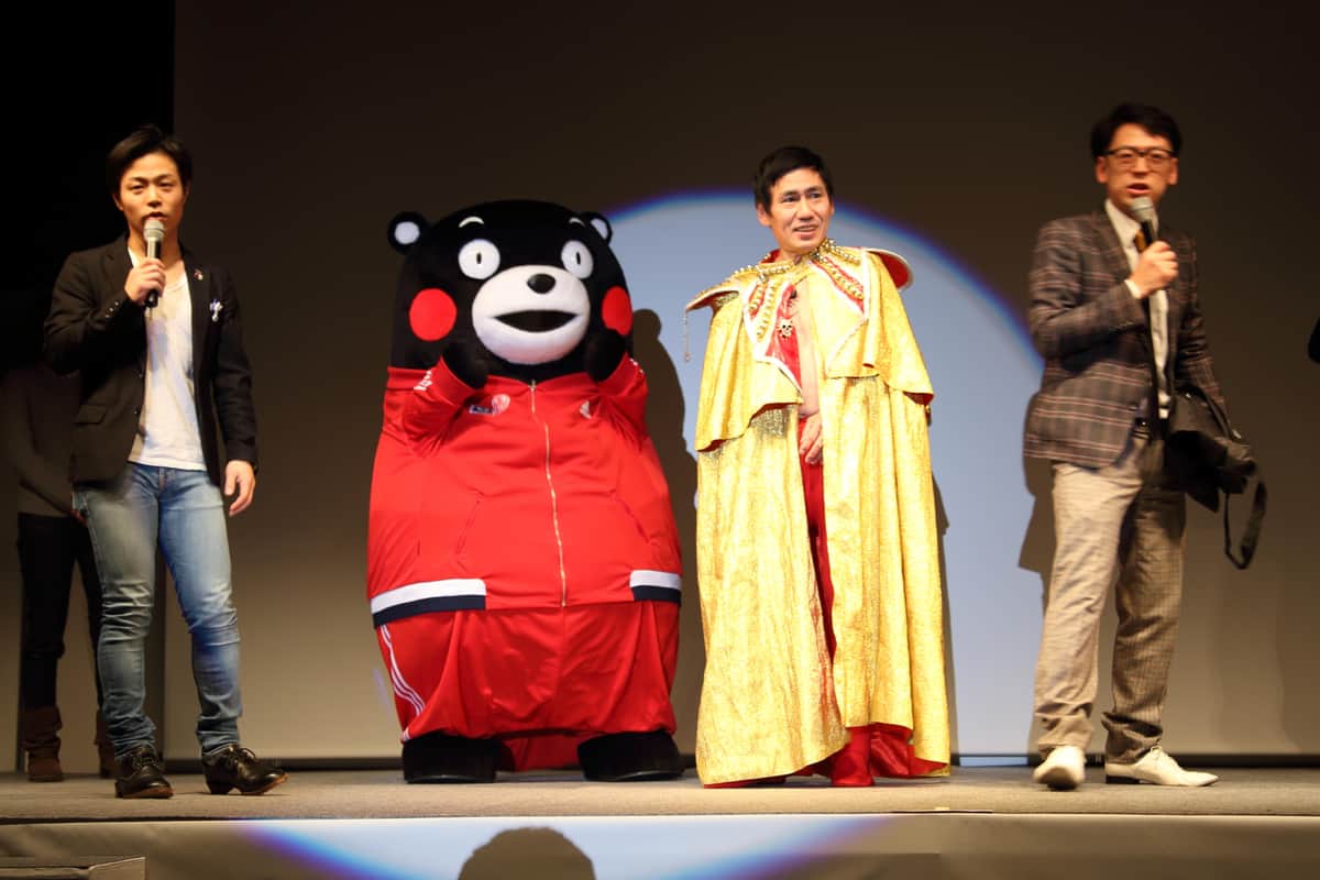 エスパー伊東さんは、くまモンと共演していた（2015年撮影）
