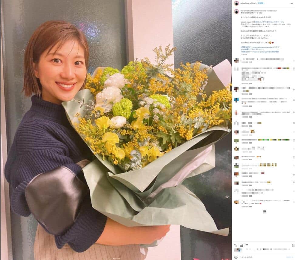 「この組のキャディーさんが羨ましい！」「スタイル最高です」　潮田玲子、豪華メンバーでゴルフ満喫