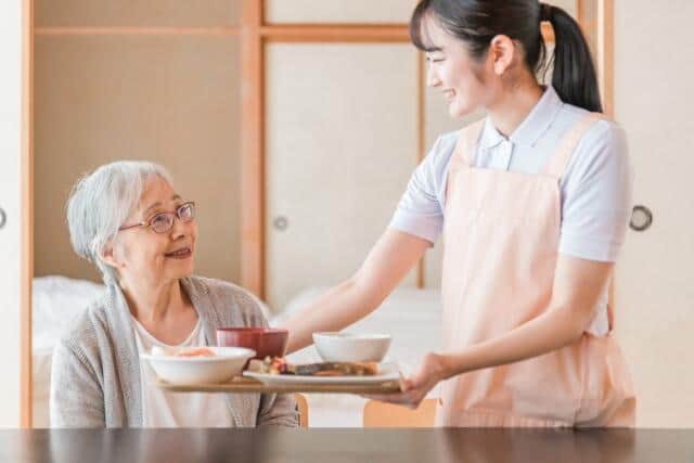 「特定技能」「技能実習」の外国人が、訪問介護で働けるように　人材不足解消への期待と懸念は...識者が指摘