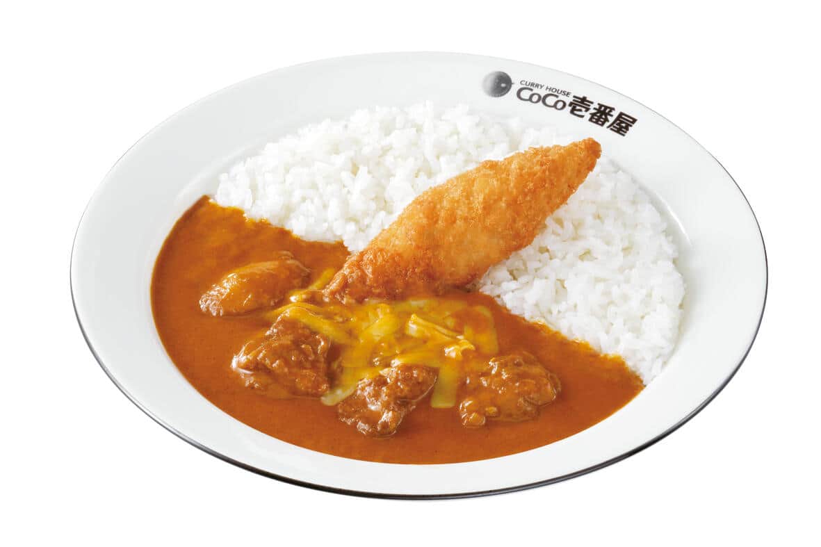 バターチキンカレーとフィッシュフライとハーフチーズ（プレスリリースより）