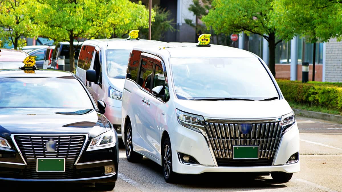 タクシーで運転手から「少しハスキーな氣志團みたい」　綾小路翔びっくり「果たして何と応えるべきだったのか？」