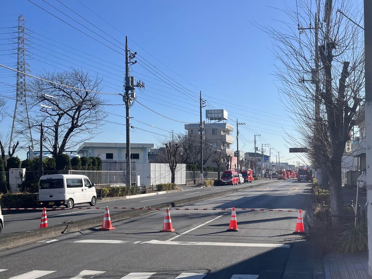 八潮市道路陥没事故、風呂・洗濯の排水制限で住民に影響　温浴施設が現場近隣住民に無料サービス続々