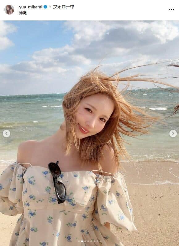 三上悠亜、シンプルな純白水着でプールゆらゆら　「美しすぎるッ！！」「色気がハンパねぇ」