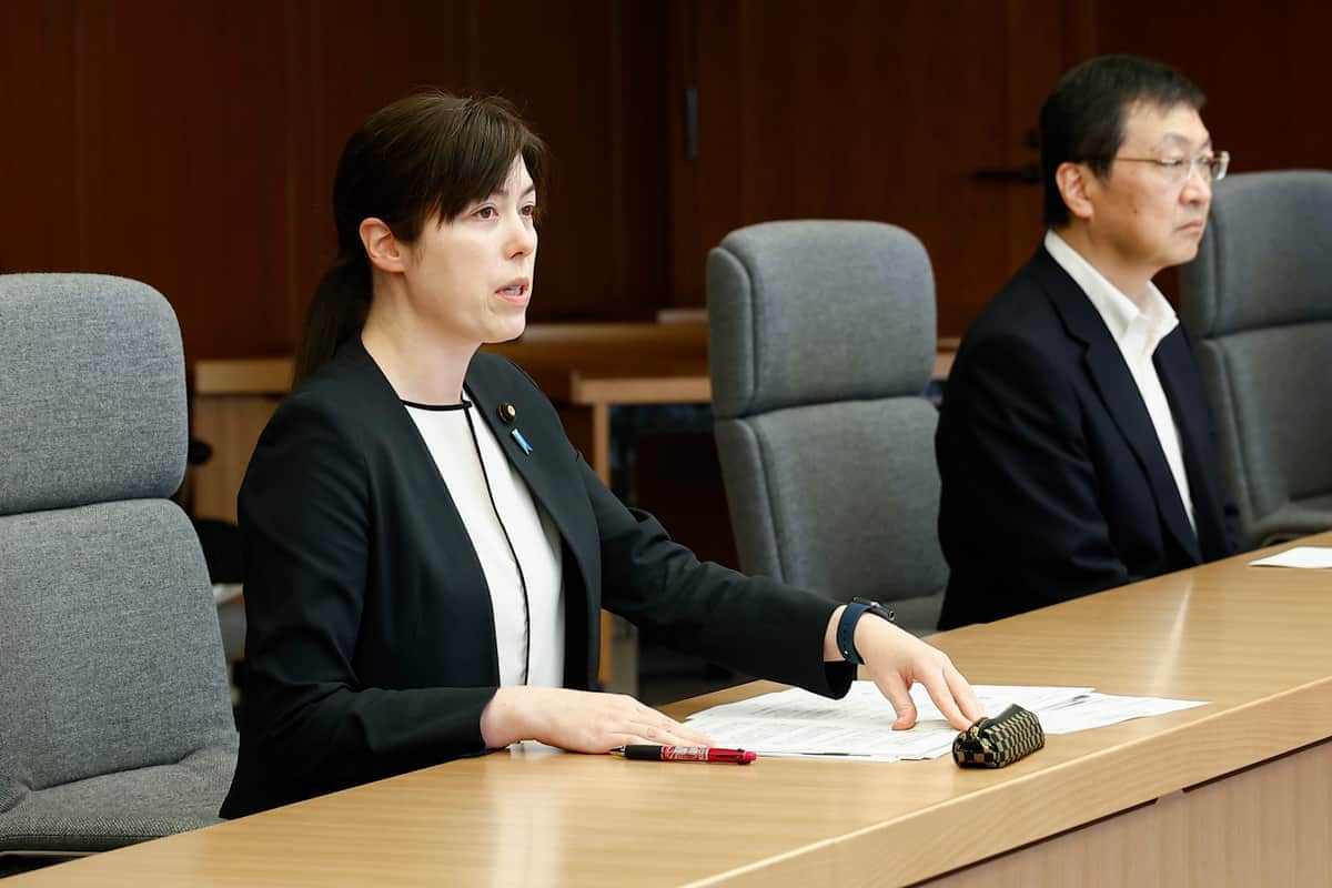 自民・小野田紀美議員、居眠りを否定　「瞬間を切り取ってキャプチャしておる」