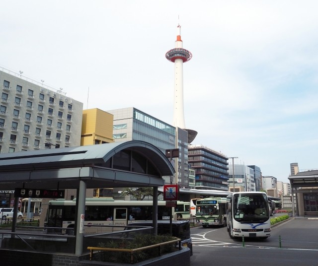 京都の大混雑 背景には特有の交通事情も 観光シーズンは鉄道 バスともに 過酷 状態 J Cast ニュース 全文表示