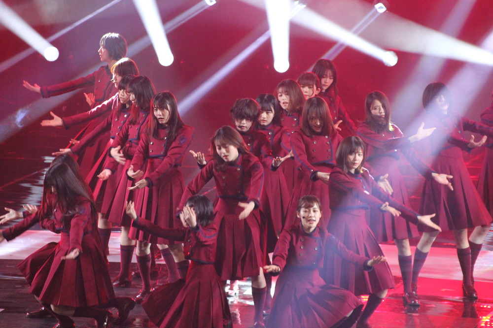 欅坂46 深紅で踊る神曲 不協和音 抜擢された2期生は J Cast ニュース 全文表示