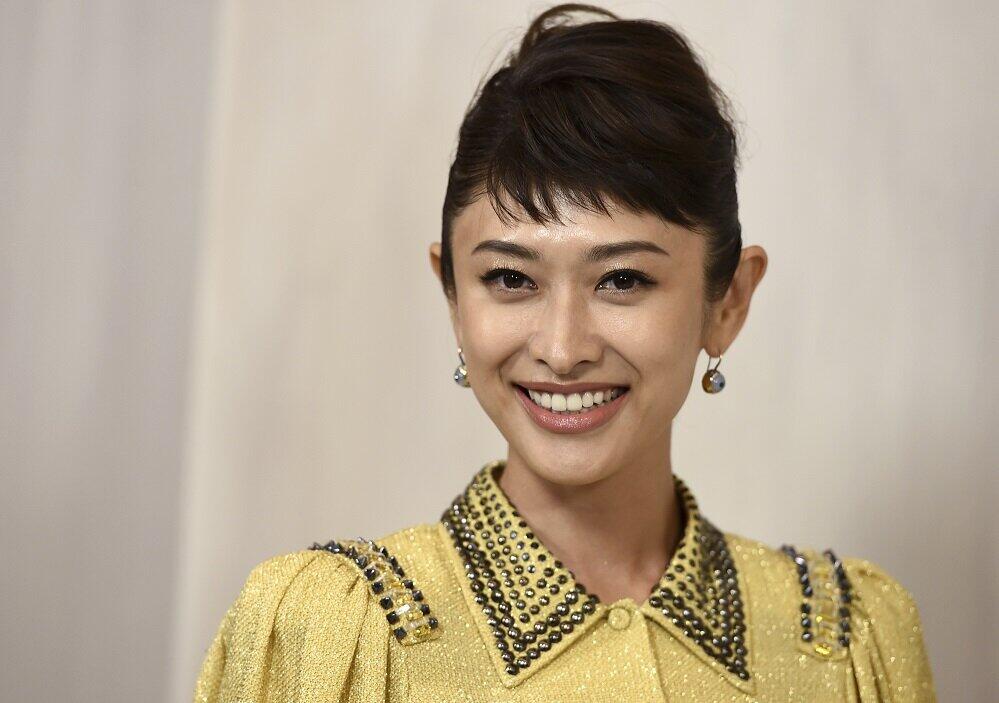 山田優 母親から 男装の麗人 と呼ばれる インスタ投稿にファン 弟の親太朗くんみたい J Cast ニュース