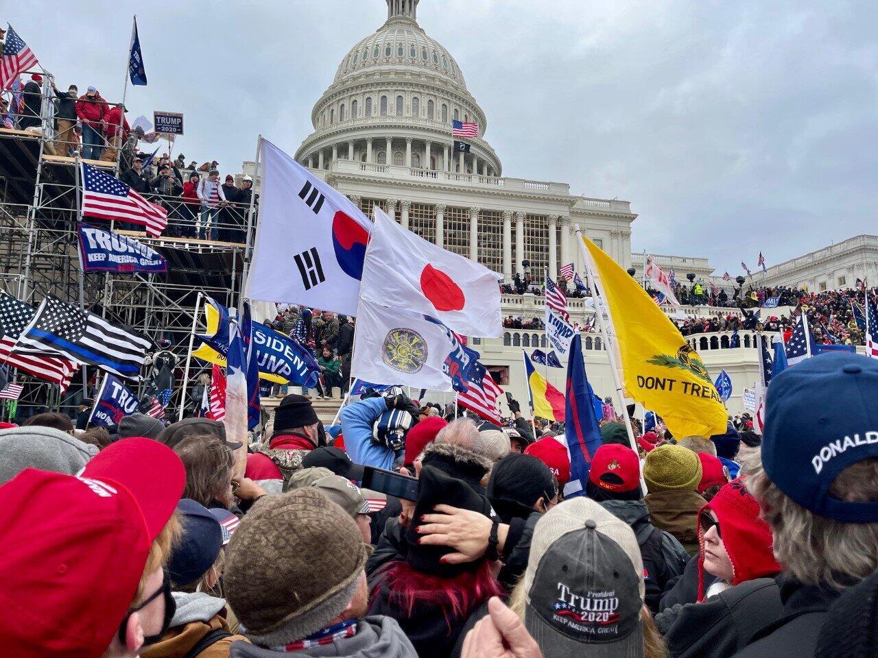 岡田光世 トランプのアメリカ で暮らす人たち血の付いた包帯に催涙弾 議事堂は戦場だった J Cast ニュース 全文表示