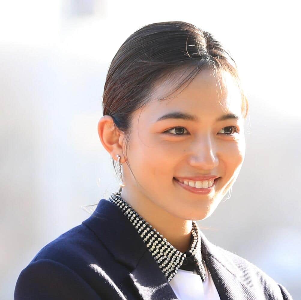 川口春奈 リアルでもそろそろ結婚 着飾る恋に 最終回に思わぬ反応が出た背景 J Cast ニュース 全文表示