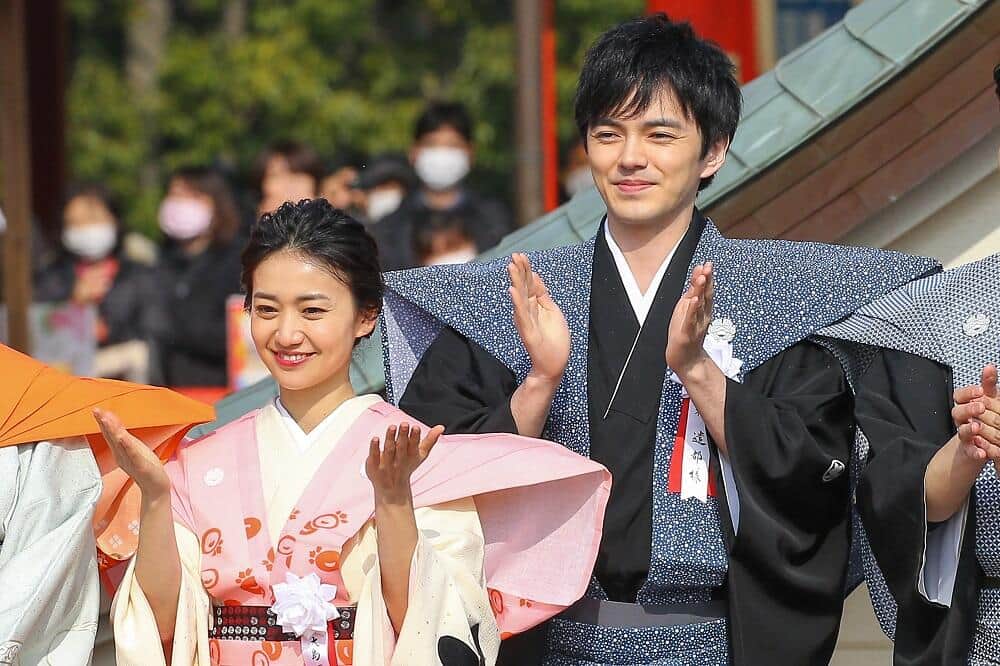 林遣都＆大島優子が結婚！親友・吉高由里子はユニーク祝福 「1人でタラレバ言ってるから 全然大丈夫だから笑」 J Cast ニュース