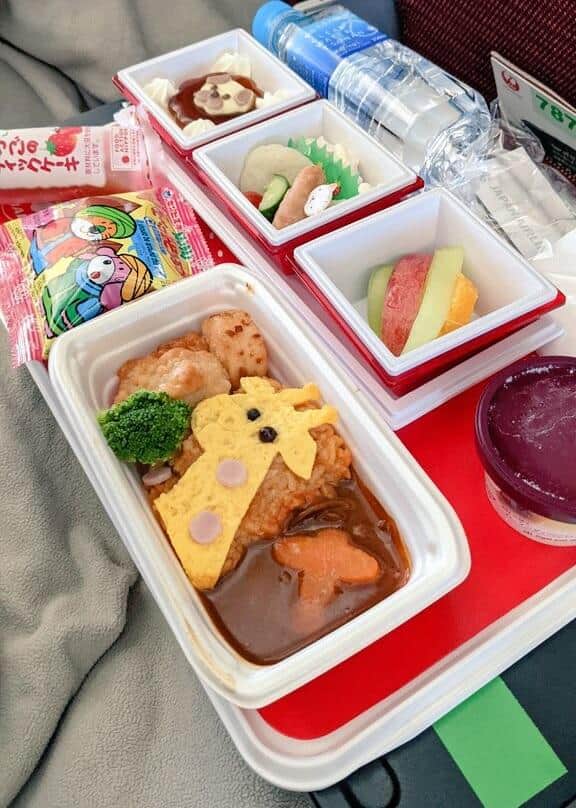 JALの豪華キャラ弁が「神すぎた」 子供用機内食に乗客感動、10万いいねの大反響「可愛いね！」: J-CAST ニュース【全文表示】