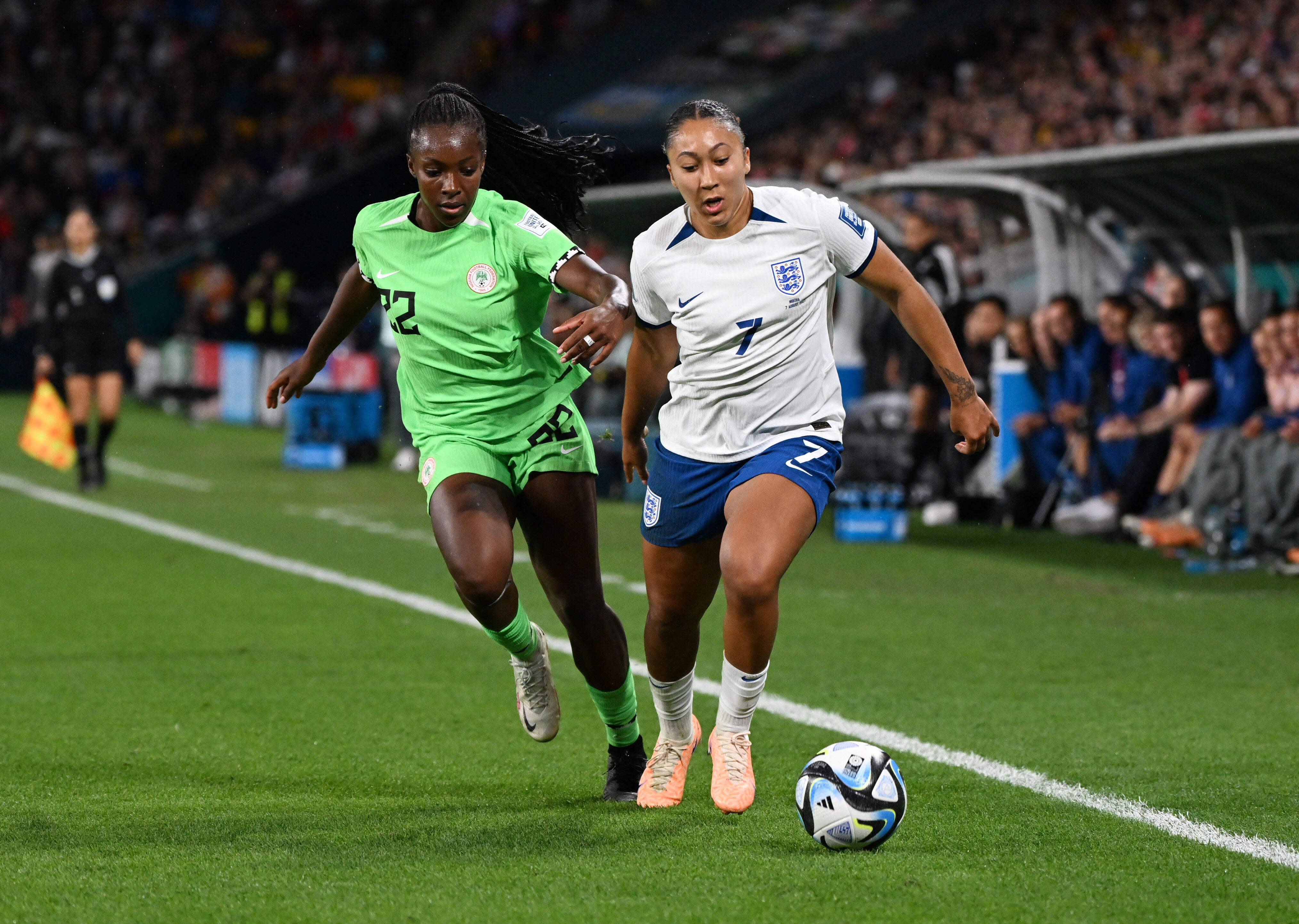 女子W杯イングランド「足裏踏みつけ」に地元メディア批判 「功績を