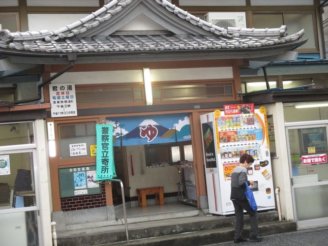 東京都内の銭湯。その数はだんだんと減りつつある。