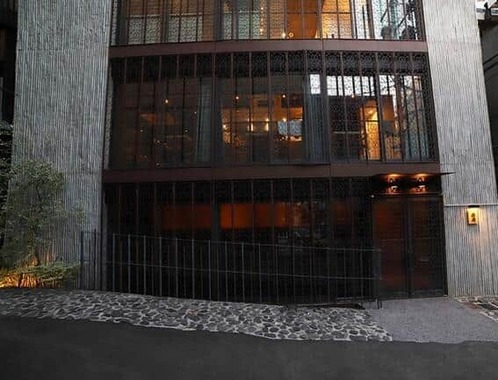 東京・南青山の大人の隠れ家的寿司店「鮨 西岡」
