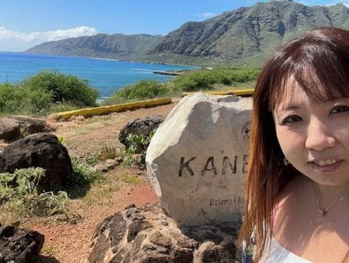 ハワイ島・マカハの海「西海岸はいま、観光スポットとして発掘している熱い場所」と話すパイナップルツアーズの宮崎さえ子社長