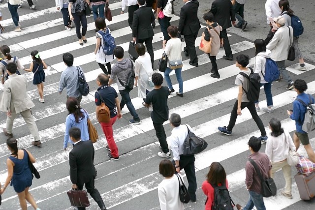 8月の有効求人倍率　完全失業率、そろって横バイ