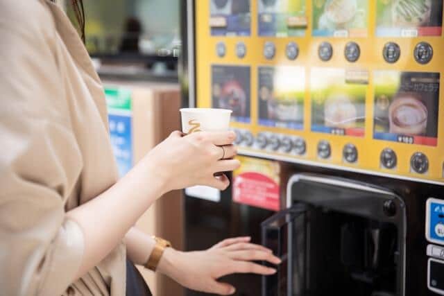 いま、多彩な自販機が話題に　Z世代など若年層にも人気の自販機とは？【1：食べ物編】