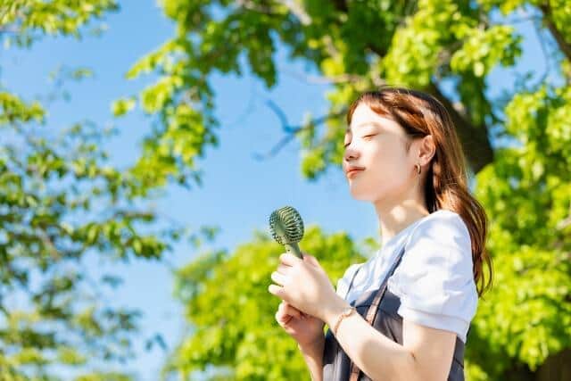 外は「命に関わる危険な暑さ」...あなたのオフィスの冷房は何度の設定？　政府推奨「クールビズ」は28度だが、最も多いのは〇〇度！