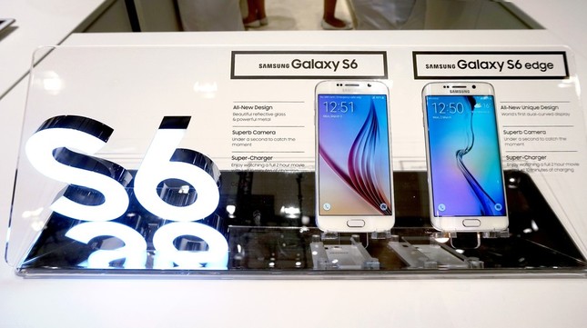 ベールを脱いだ「Galaxy S6」と「Galaxy S6 edge」