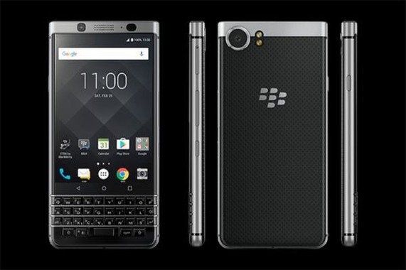 物理キーボードの「BlackBerry」が最新OSを携えた
