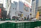 新宿歌舞伎町「トー横封鎖」何があった　柵で囲われた広場を訪ねて