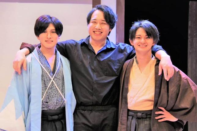 演劇ユニット「感謝の日々を」（左から）岩永さん、主宰の澤田さん、湯本さん
