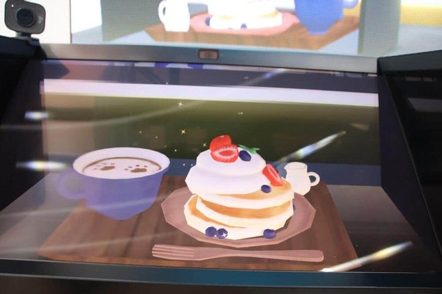 VRショットBARでパンケーキを注文　立体的に見えるディスプレー