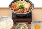 吉野家、今年も季節限定「牛すき鍋膳」を10月18日から　大判の牛すき焼き肉とたっぷり野菜を特製たれで