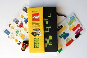 LEGOブロック埋め込んだ限定「モレスキン」