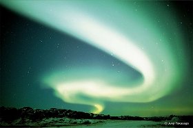 「天空の鏡」ウユニ塩湖の幻想風景も　高砂淳二さん「空」の写真展