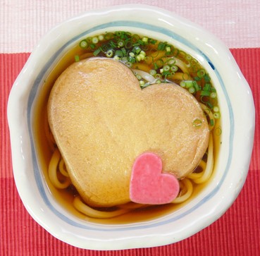 「水沢うどん」で今年もバレンタインに「LOVEきつね」　愛がコンコンとわく...