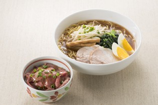 ミニローストビーフ丼と醤油ラーメン