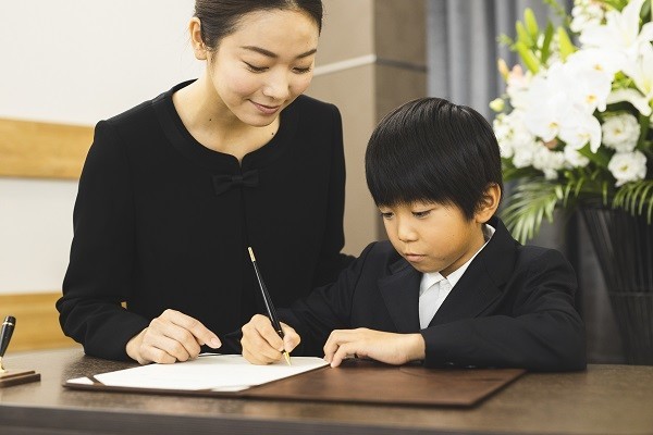 「想送証明書」にサインし「みんなで故人を送り出した」という証を作る