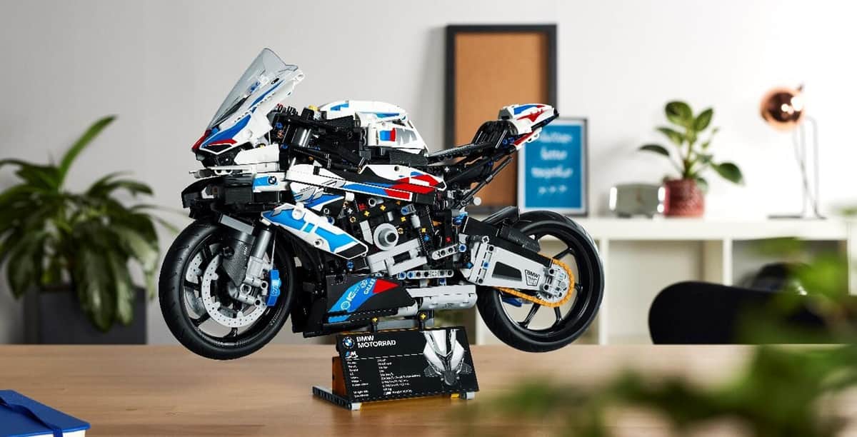 BMWのバイク「M 1000 RR」 「レゴ テクニック」から: J-CAST トレンド