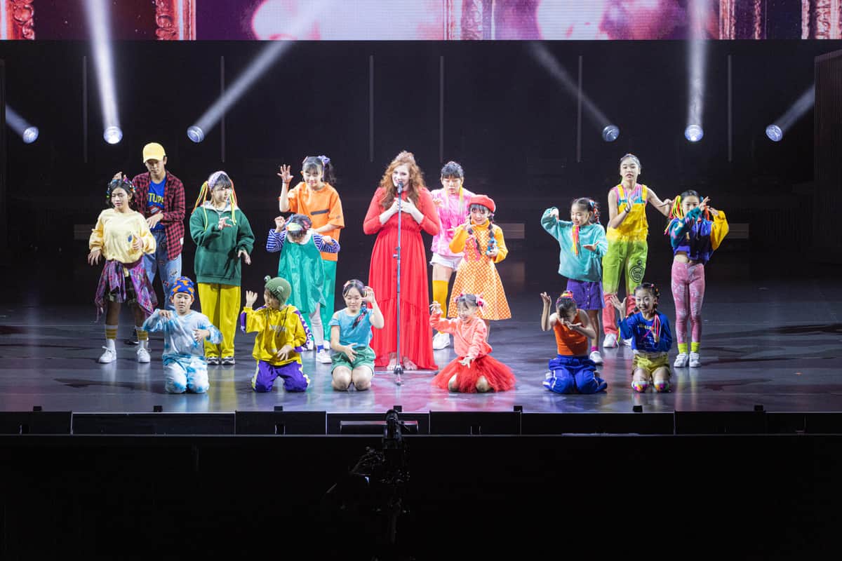 Mandy Harvey + Kids の皆さん（C）True Colors Festival THE CONCERT 2022